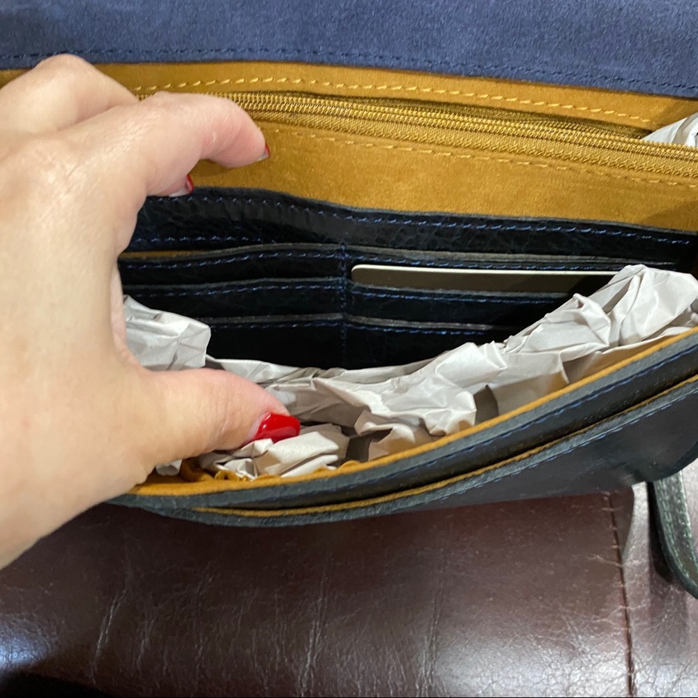 Patricia Nash NWT crossbody - Picture 5 of 8